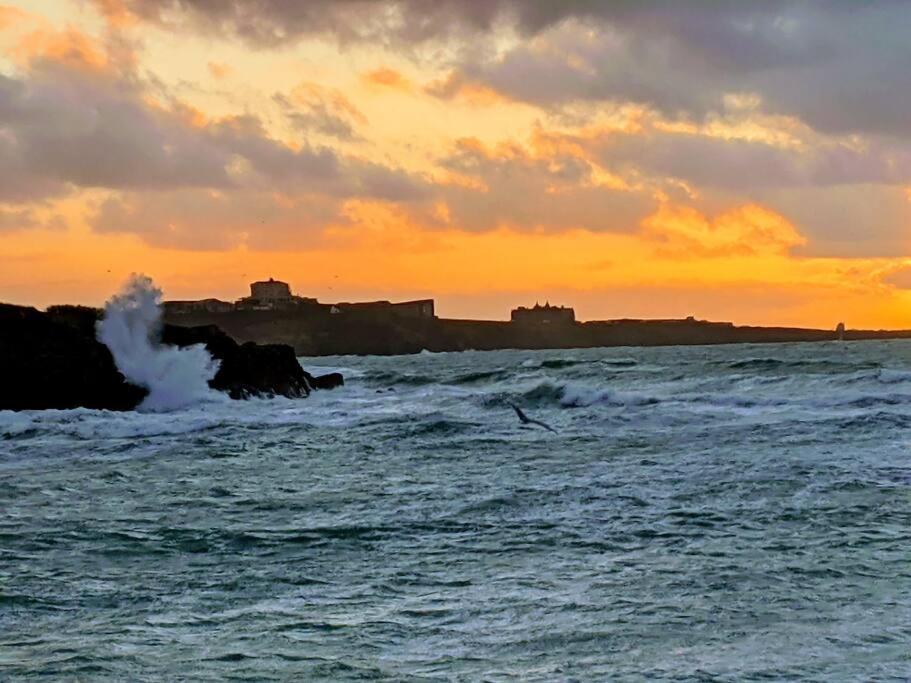 Large 4 Person Couples And Family Caravan In Newquay Bay Resort Bagian luar foto