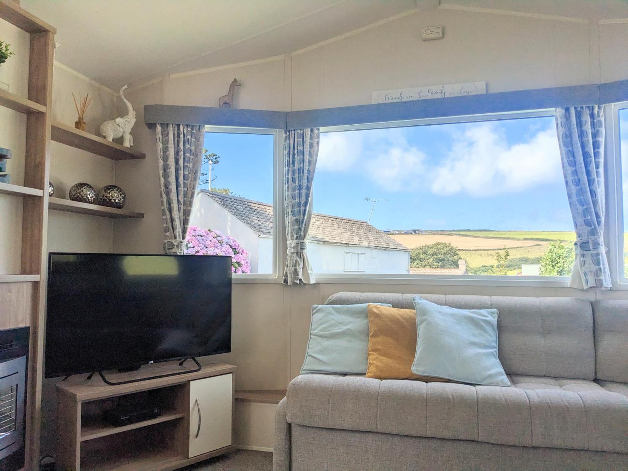 Large 4 Person Couples And Family Caravan In Newquay Bay Resort Bagian luar foto